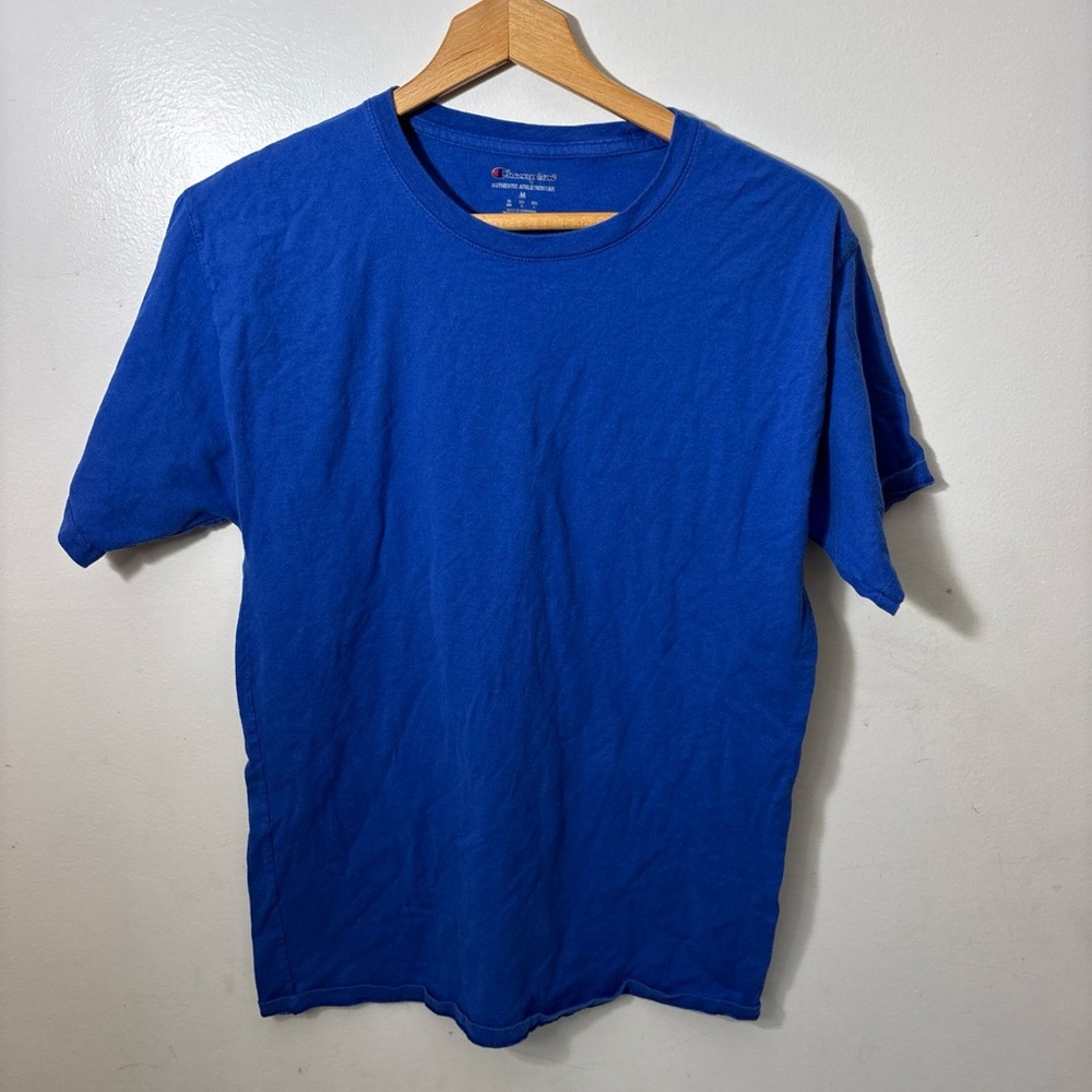 Champion men’ s shirt size M